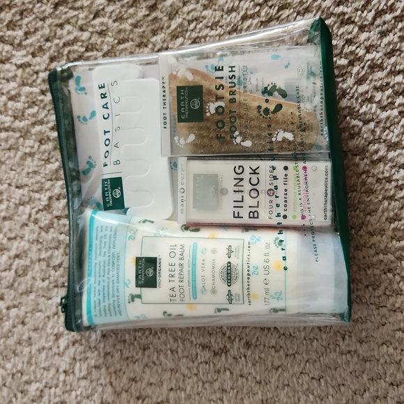 Earth Theraputics Other - NWT Foot Care Kit